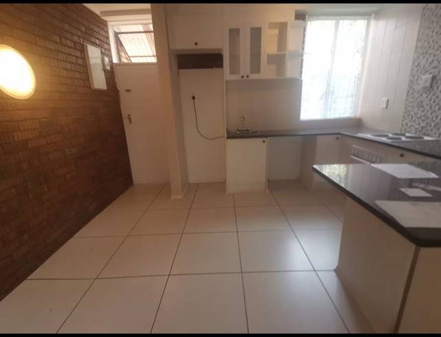 2 BEDROOM TOWNHOUSE FOR SALE IN THE HILL